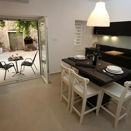 Apartmani Tri Bunje Tribalj Zewnętrze zdjęcie