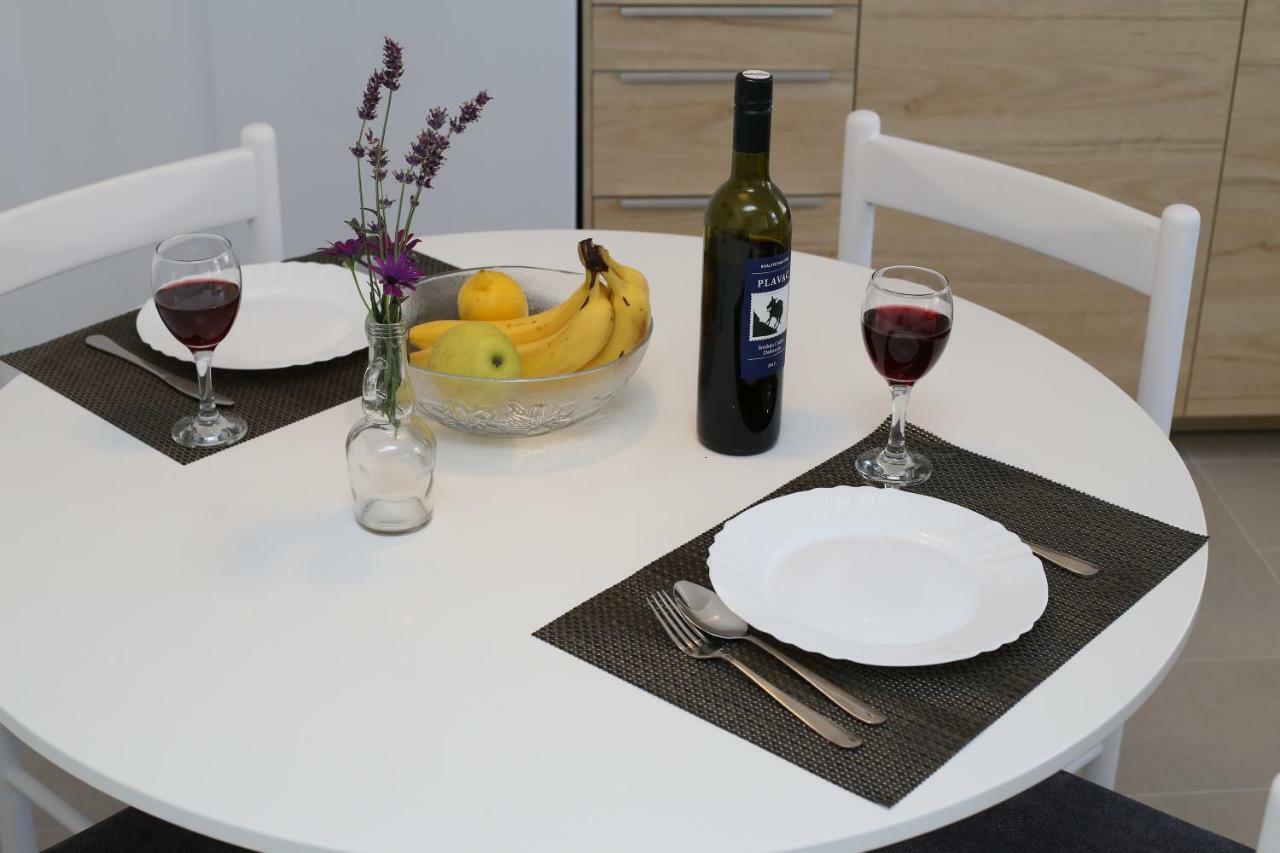 Apartament Tri Bunje *