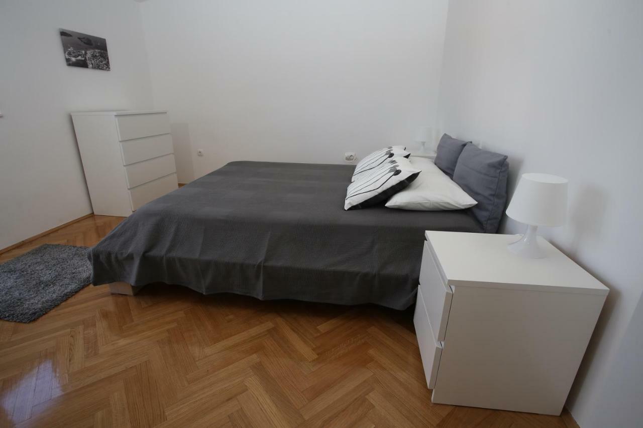 Tri Bunje * Tribunj (Sibenik-Knin)